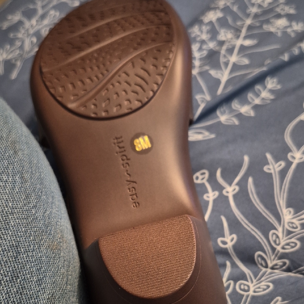 Comfortable Women's Brown Slingback Sandals - Picture 4 of 7